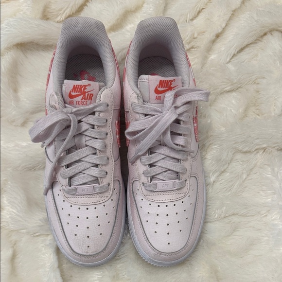 Nike Kids Pink and Coral Air Force 1 Low Sneakers